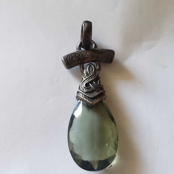 Vintage Green Opalescent Stone Pendant - Picture 3 of 6